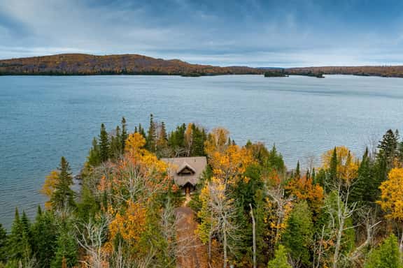 Magical, stunning, secluded retreat on idyllic Lake Medora! - Image 1
