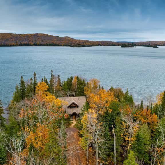 Magical, stunning, secluded retreat on idyllic Lake Medora! - Image 1