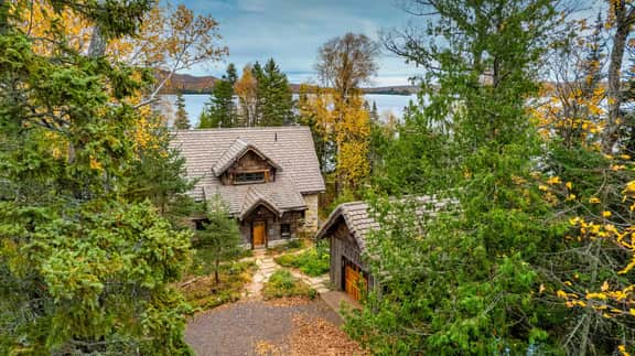 Magical, stunning, secluded retreat on idyllic Lake Medora! - Image 2